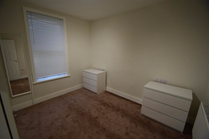 2 Bedroom Flat To Rent In Chapter Road, London, NW2