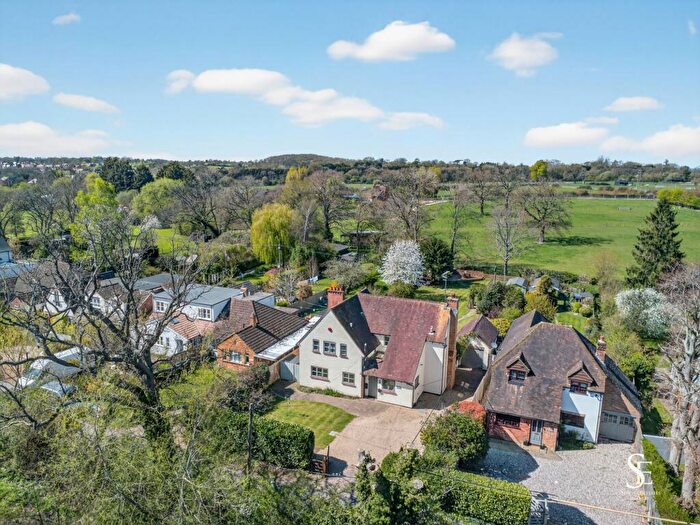 4 Bedroom Detached House For Sale In Osborne Lane, Warfield, RG42