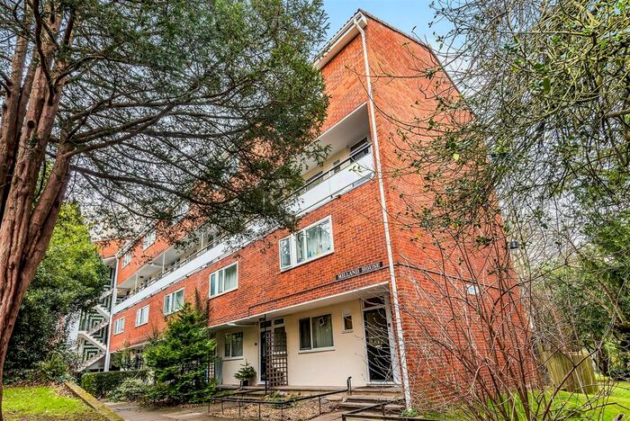 4 Bedroom Flat To Rent In Bessborough Road, London, SW15