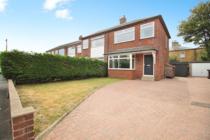 3 Bedroom End Of Terrace House For Sale In Springfield Road, Morley, Leeds, LS27