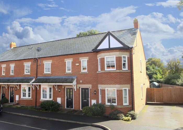 3 Bedroom Terraced House To Rent In Barr Piece, Wolverton, Milton Keynes, MK12