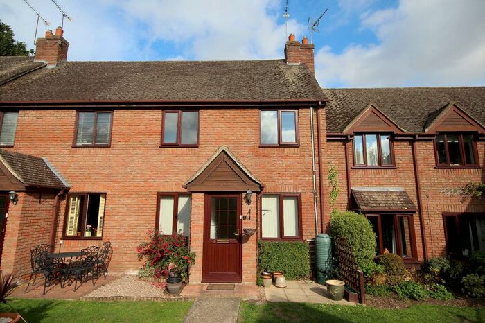 2 Bedroom Mews To Rent In Leyton Road, Harpenden, AL5