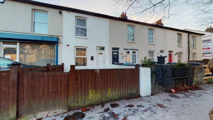 2 Bedroom Terraced House To Rent In Brighton Road, South Croydon CR2