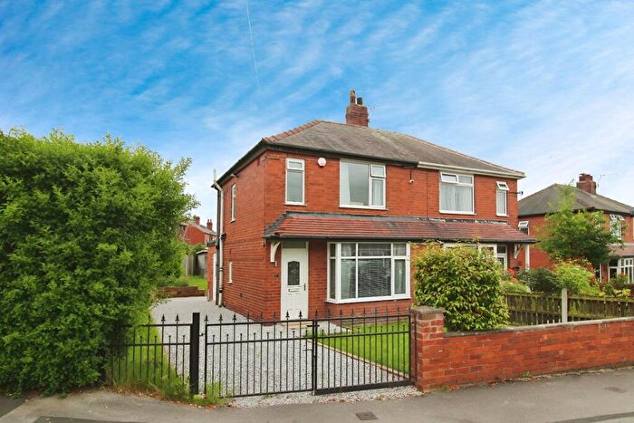 3 Bedroom Semi Detached House To Rent In Knightscroft Avenue, Rothwell, Leeds, West Yorkshire, LS26