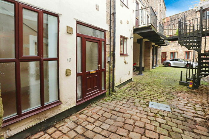 2 Bedroom Duplex To Rent In Central Street, Ramsbottom, BL0