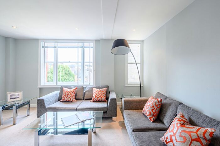 2 Bedroom Flat To Rent In Hill Street, Mayfair, W1J