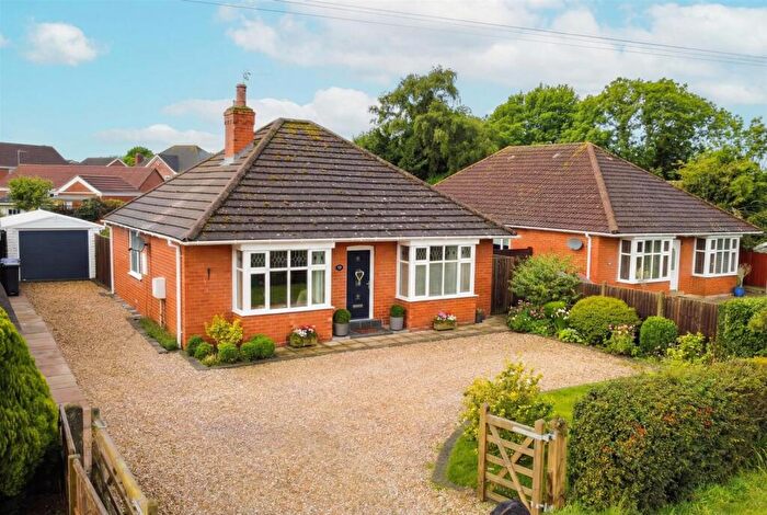 2 Bedroom Detached Bungalow For Sale In Lincoln Road, Ruskington, Sleaford, NG34