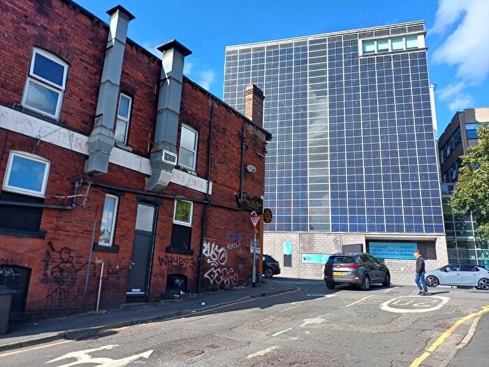 1 Bedroom Studio To Rent In Burley Street, Leeds, West Yorkshire, LS3