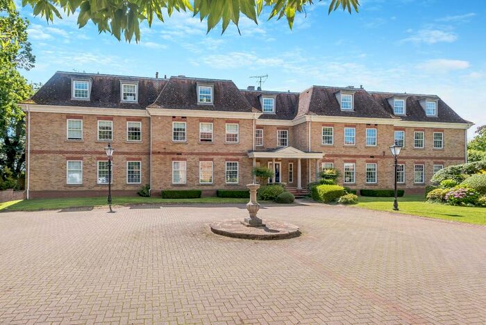 3 Bedroom Flat To Rent In London Road, Ascot, Berkshire, SL5