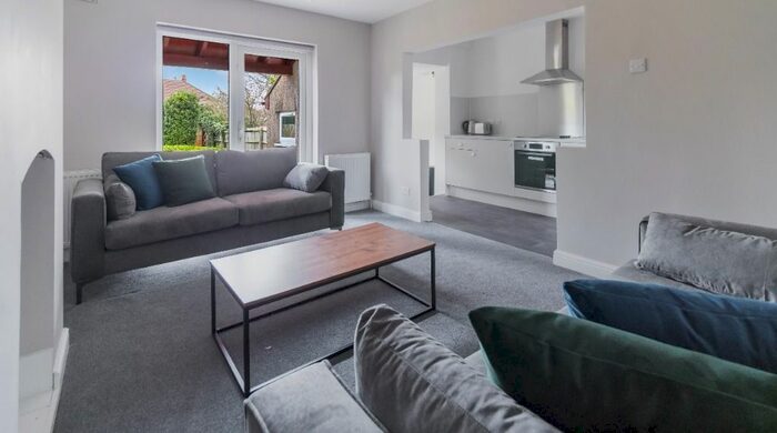 4 Bedroom Semi-Detached House To Rent In Berry Lane, Horfield, Bristol, BS7