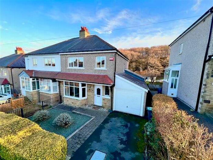 Houses for sale & to rent in BD18 3EL, Kirkgate, Shipley Shipley