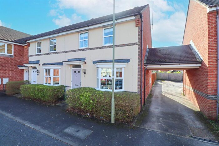 3 Bedroom End Terrace House For Sale In King Henry Road, Fleet, GU51