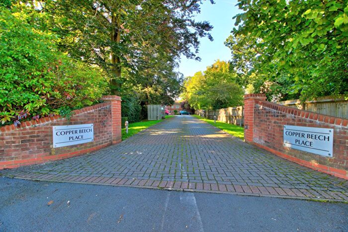 2 Bedroom Flat For Sale In Copper Beech Place, Wokingham, RG41