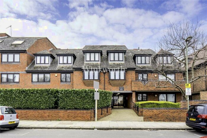 2 Bedroom Apartment To Rent In Beechcroft Avenue, London, NW11