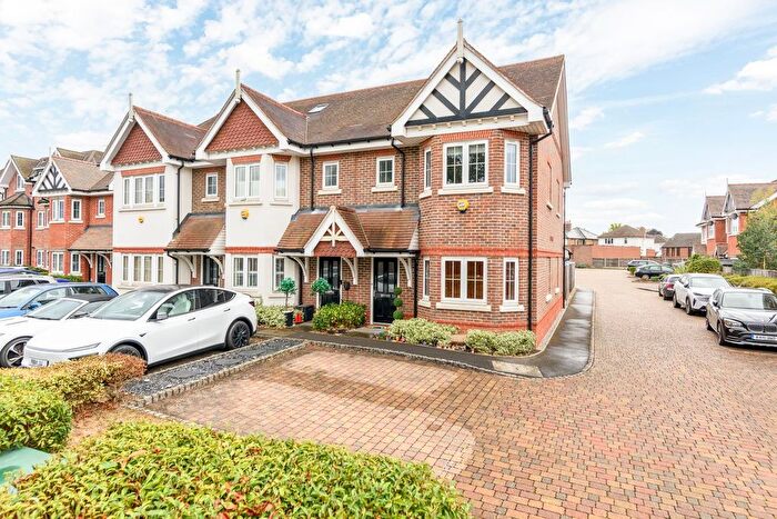 4 Bedroom Property For Sale In Trenchard Close, Hersham Village, KT12
