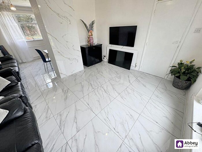 3 Bedroom Semi Detached House To Rent In Styon Road, Leicester, LE3