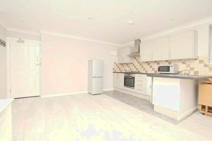 1 Bedroom Flat To Rent In Salusbury Road, Queen's Park, NW6