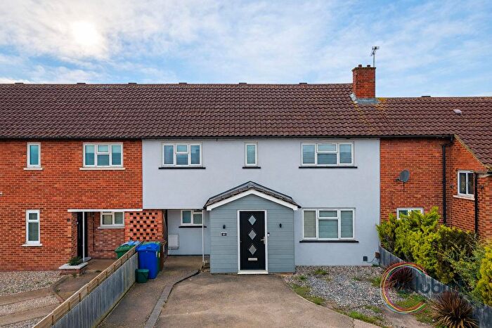 4 Bedroom Terraced House For Sale In Giffords Cross Avenue, Corringham, SS17