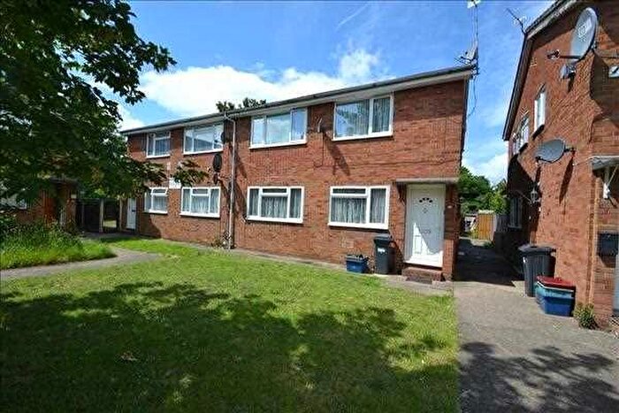 2 Bedroom Maisonette For Sale In Peninsular Close, Bedfont, TW14