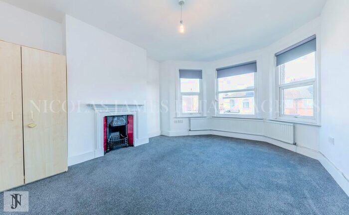 4 Bedroom Terraced House To Rent In Tintern Road, Wood Green, London N22