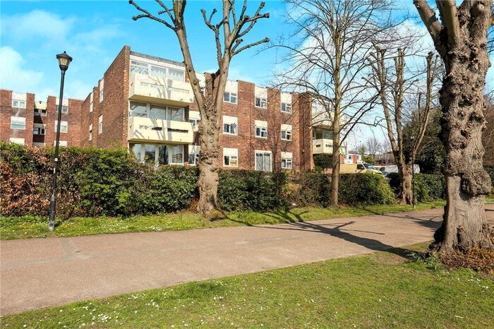 2 Bedroom Garage / Parking To Rent In Park Drive, Woking, GU22