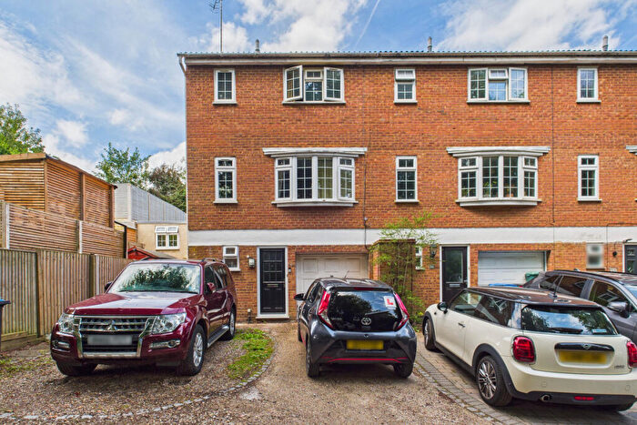 4 Bedroom End Of Terrace House For Sale In Glendale, Hemel Hempstead, HP1