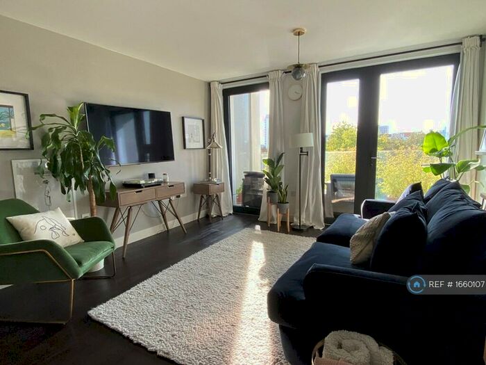 2 Bedroom Flat To Rent In Parkside Court, London, E16