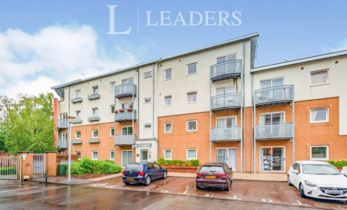 2 Bedroom Apartment For Sale In Trafalgar Gardens, Crawley, West Sussex, RH10