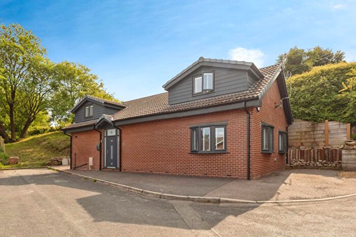 3 Bedroom Bungalow For Sale In Stablefold, Mossley, Ashton-under-Lyne, Greater Manchester, OL5