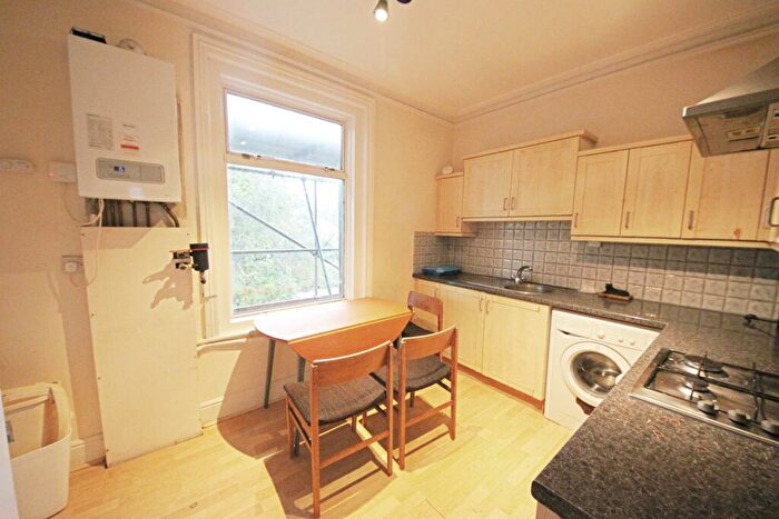 2 Bedroom Flat To Rent In Richmond Wood Road, Charminster, Bournemouth, BH8