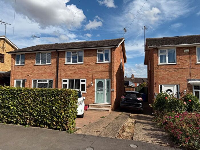 3 Bedroom Semi-detached House For Sale In Churchill Way, Burton Latimer, Kettering, Northamptonshire, NN15
