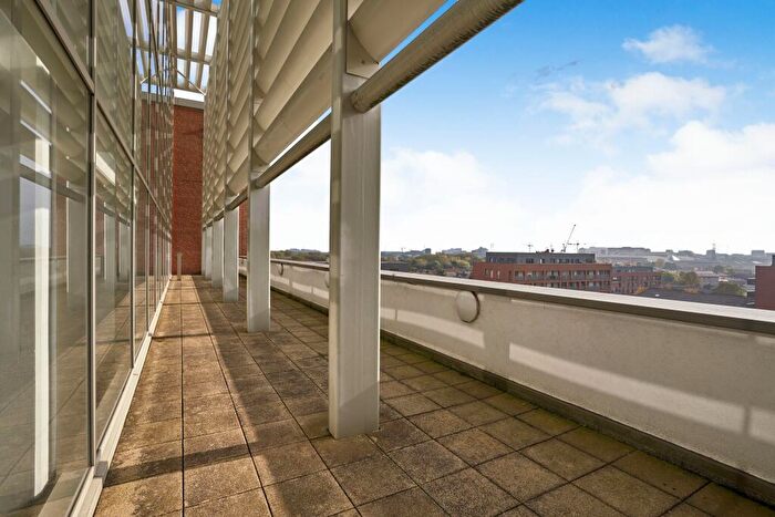 2 Bedroom Flat For Sale In Hammersley Road, London, E16