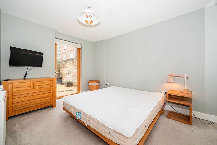 1 Bedroom Terraced House To Rent In Balls Pond Road, De Beauvoir Town, London, N1