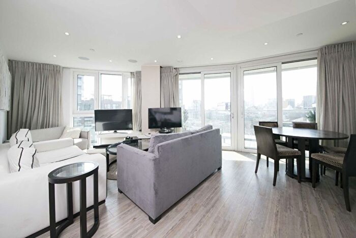 3 Bedroom Flat To Rent In Alie Street, London, E1