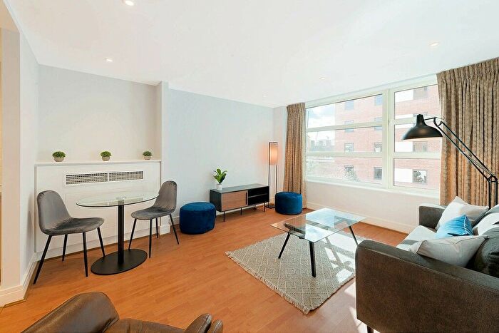 1 Bedroom Flat To Rent In Buckingham Palace Road, Victoria, SW1W