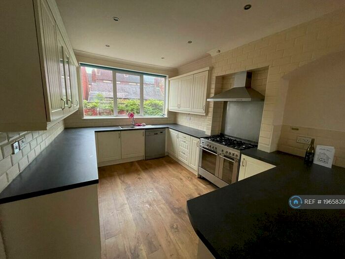 4 Bedroom Semi-Detached House To Rent In St. Mary Street, Ilkeston, DE7