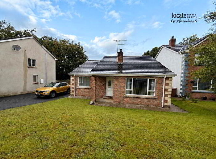 3 Bedroom Detached Bungalows For Sale In Briar Hill, Derry, BT47