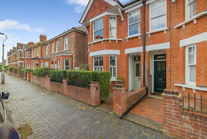 4 Bedroom Semi-Detached House For Sale In Ramsbury Road, St. Albans, Hertfordshire, AL1