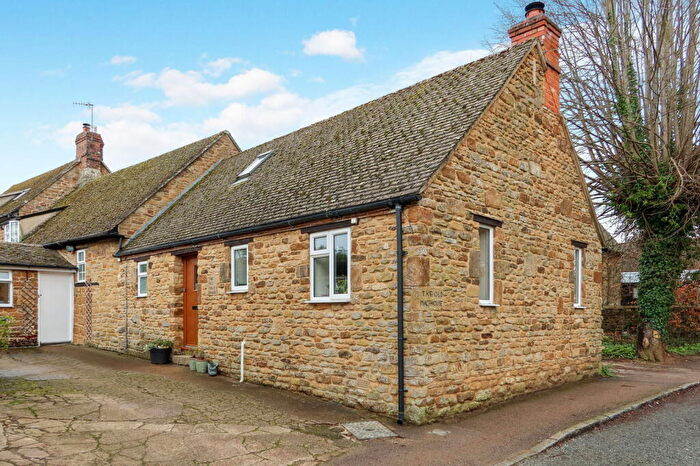 3 Bedroom Cottage For Sale In Old Malt House, Sibford Ferris, OX15