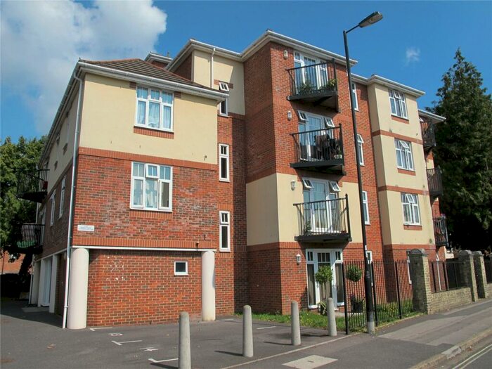 2 Bedroom Apartment To Rent In Regents Park Road, Southampton, Hampshire, SO15