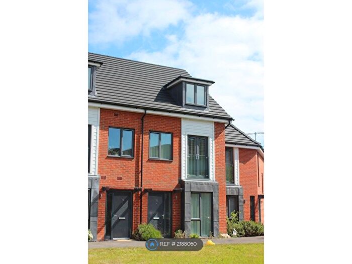 3 Bedroom Terraced House To Rent In Robert Parker Road, Reading, RG1