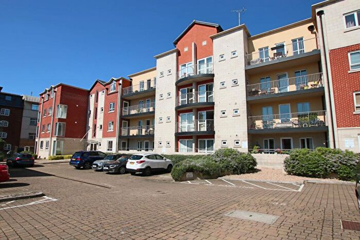 2 Bedroom Flat For Sale In Gloucester Square, Southampton, SO14