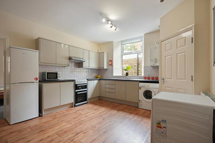 6 Bedroom Flat To Rent In Victoria Road, Sheffield, S10