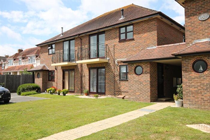 2 Bedroom Apartment To Rent In Birdham Court, Steyne Road, PO35