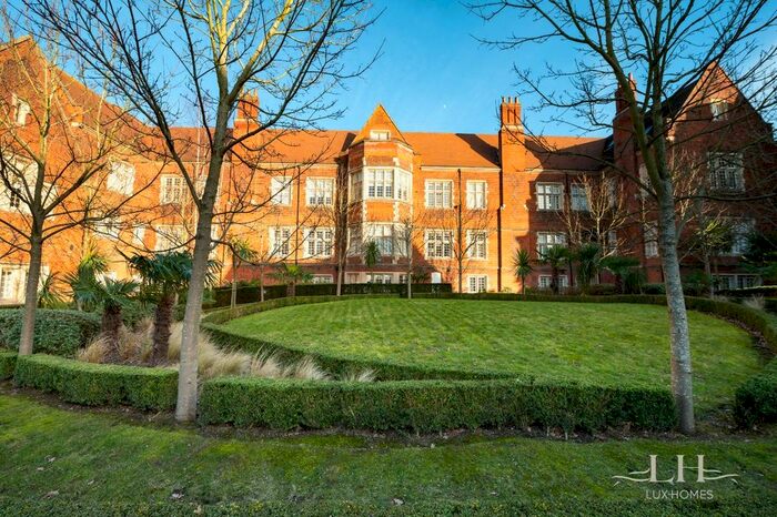 2 Bedroom Flat To Rent In The Galleries, Warley, Brentwood, CM14