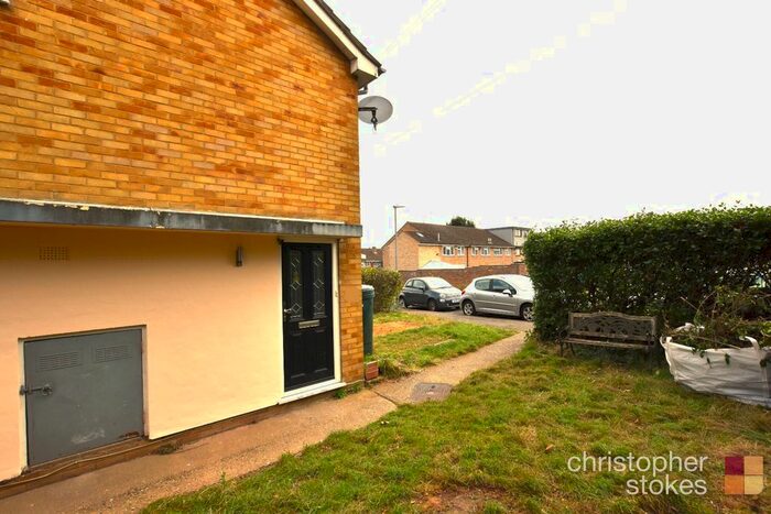 2 Bedroom Maisonette To Rent In Perrysfield Road, Cheshunt, Waltham Cross, Hertfordshire, EN8