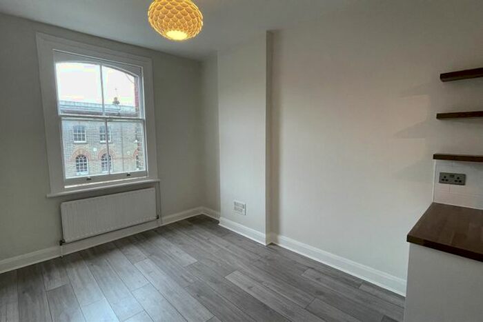 2 Bedroom Flat For Sale In Elgin Avenue, Maida Vale, W9