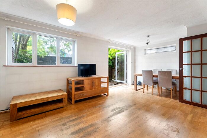 3 Bedroom Detached House To Rent In Clarence Avenue, Abbeville Village, SW4