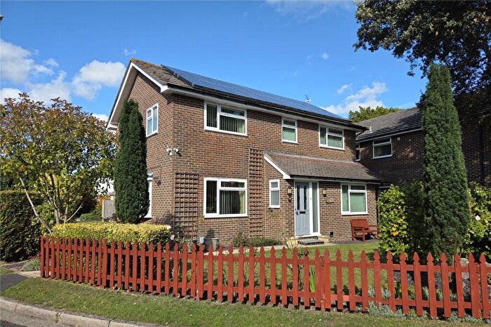 4 Bedroom Detached House For Sale In Pine Grove, Havant, Hampshire, PO9