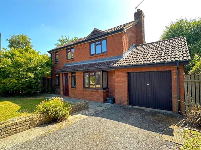 4 Bedroom Detached House For Sale In Anglesey Mead, Chippenham, SN15